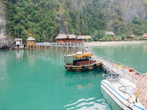 Top list những khách sạn 4 sao đẹp nhất ở Cát Bà