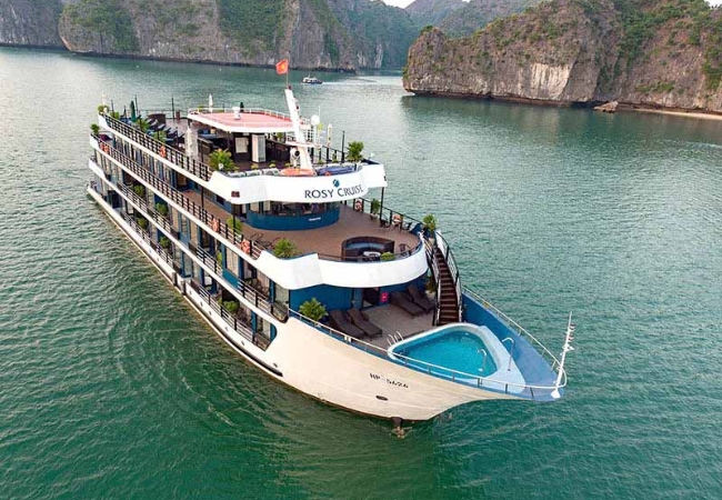 Trải nghiệm nghỉ dưỡng trên Du thuyền Rosy Cruise