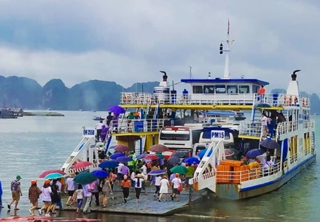 Di chuyển Hà Nội đi Cát Bà không lo tắc phà