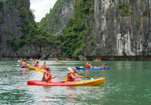 Cẩm nang Chèo thuyền kayak ở Cát Bà từ chuyên gia du lịch